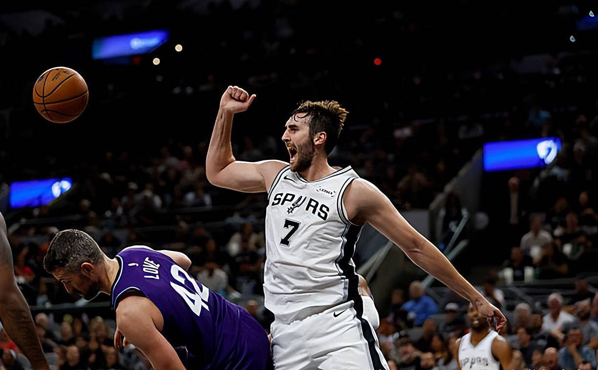 激烈的比赛, 马刺花费重 激烈的比赛, 马刺花费重