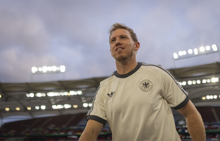 是在赛事进 是在赛事进